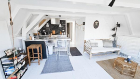 Two bedroom apartment in historic Canalhouse - City centre